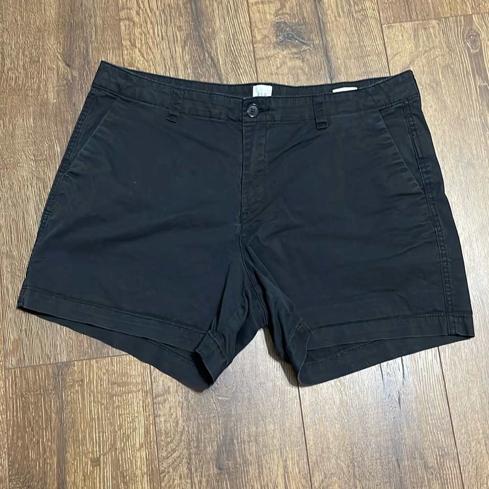 GAP 5 inch City Shorts in Black size 14